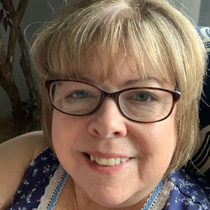 Meet your Posher, Monica